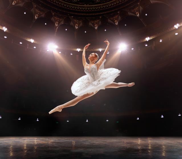 square of Ballet Showcases a Mix of Strength and Elegance